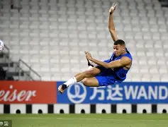 爱游戏app官方下载姆巴佩焦点对战，Uzi与60激战老鹰分钟，比赛局势复杂胜负难料！