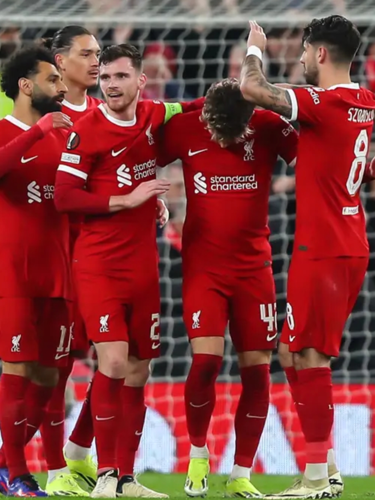 关于今夜英超焦点战，利物浦状态回暖，气氛紧张，团队化学反应显著的信息